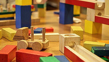Holzbausteine für Kinder